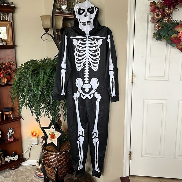 Brand New Halloween Costume Skeleton Zip Up Onesie Mask Cosplay Black & White - Picture 1 of 13